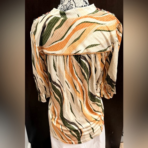 Elegant V-Neck Multicolor Blouse - Picture 4 of 5